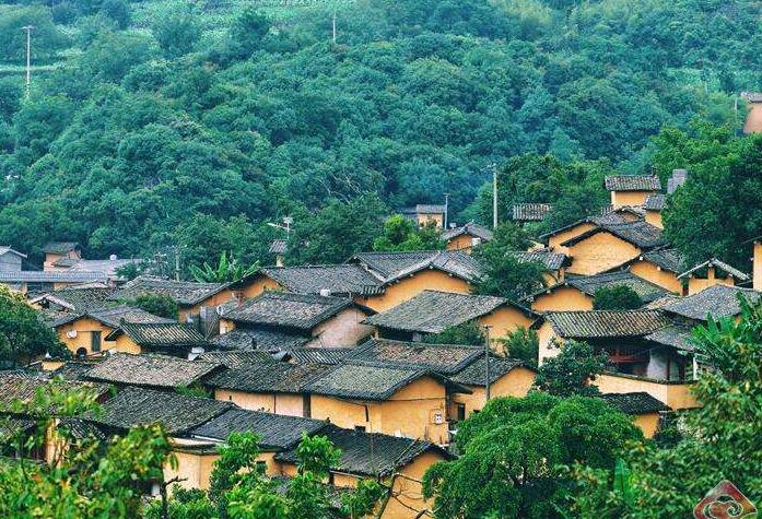 當前全國特色小鎮建設情況怎樣？未來需要堅持什么？